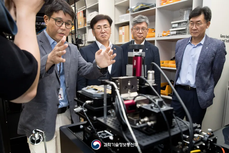 유상임 장관 취임 첫 연구현장 행보! 우리나라 최초의 출연연 KIST 방문