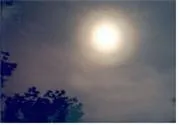 달무리 (lunar halo)