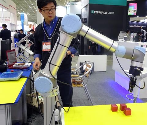 [사이언스타임즈] “인간과 협업, ‘코봇’이 대세”