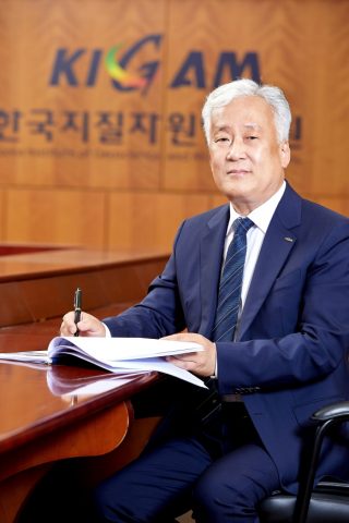 “달에서 화성까지, 지구 밖 우주자원탐사 도전장… ‘우주자원시대’로 나아갈 위대한 도전 시작됐다”