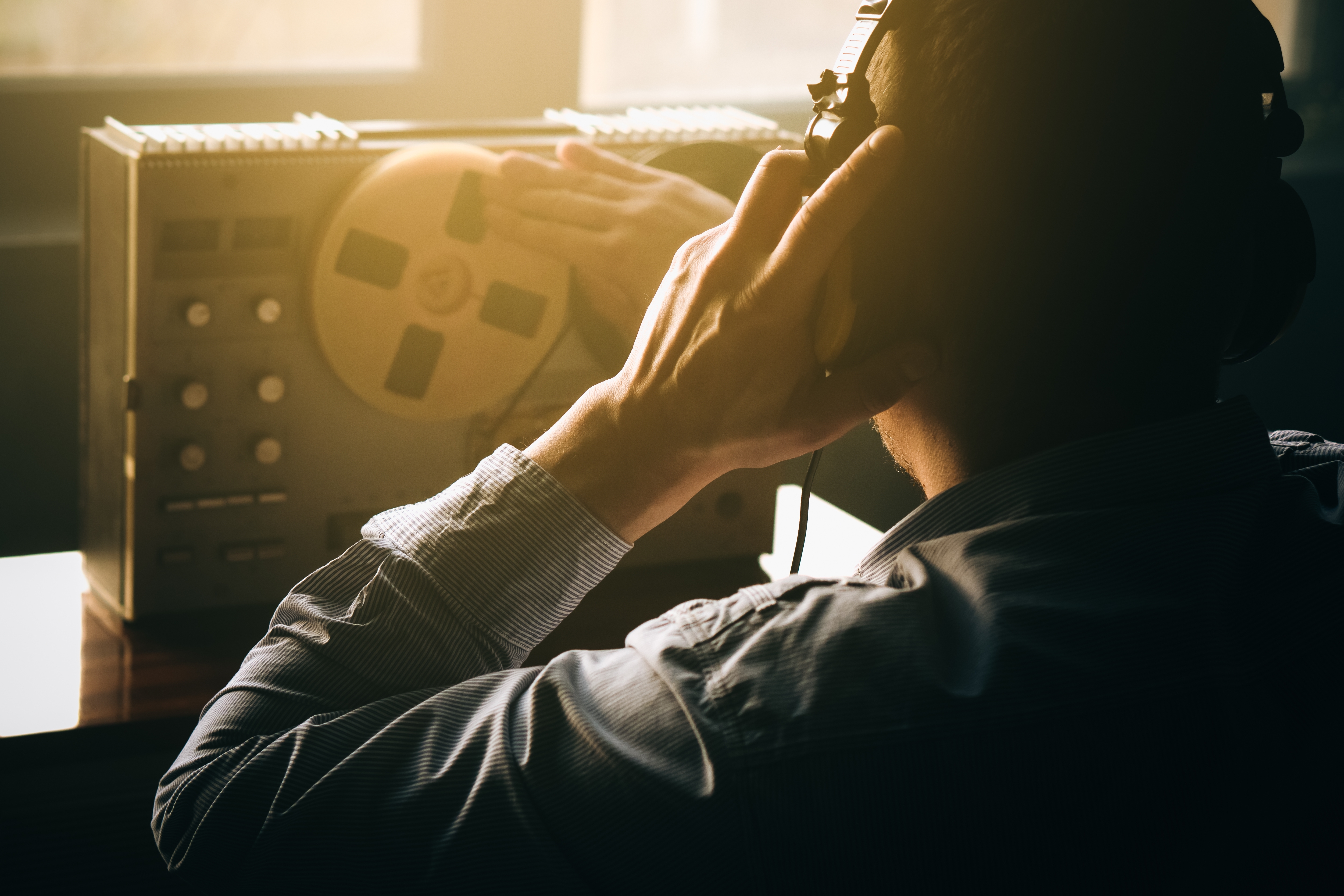 [과학향기 스토리] “요즘 누가 녹음기 써?” 기상천외한 도청의 세계