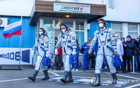 영화 속 우주비행사의 수술 장면… 진짜 우주에서 촬영했다
